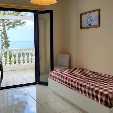 Entire Private Unit Sea View (adults Only) خيرسونِسوس