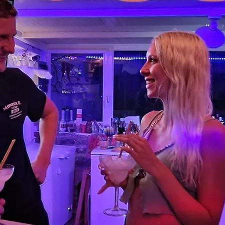 בית הארחה Entire Private Unit Sea View (adults Only) הרסוניסוס